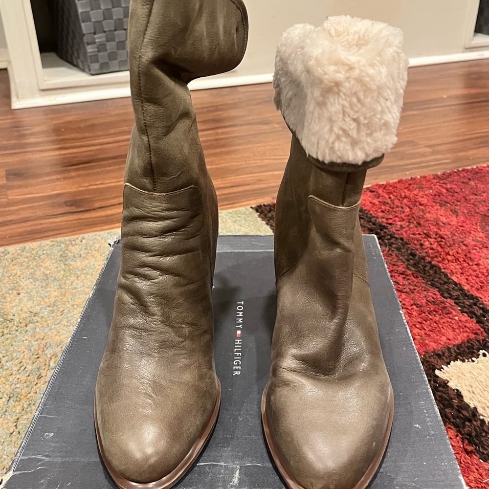 Tommy Hilfiger  Katelynn -Women's Olive Boots size 10